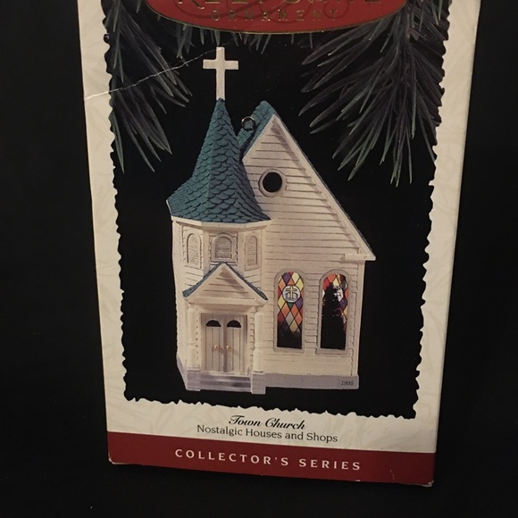 Hallmark Keepsake Town Church - Picture 4 of 5